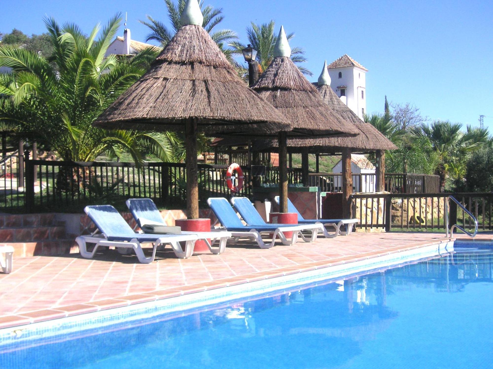 Rural Cottage, With Pool & Optional Private 6 Guests Jacuzzi Tolox Exterior photo
