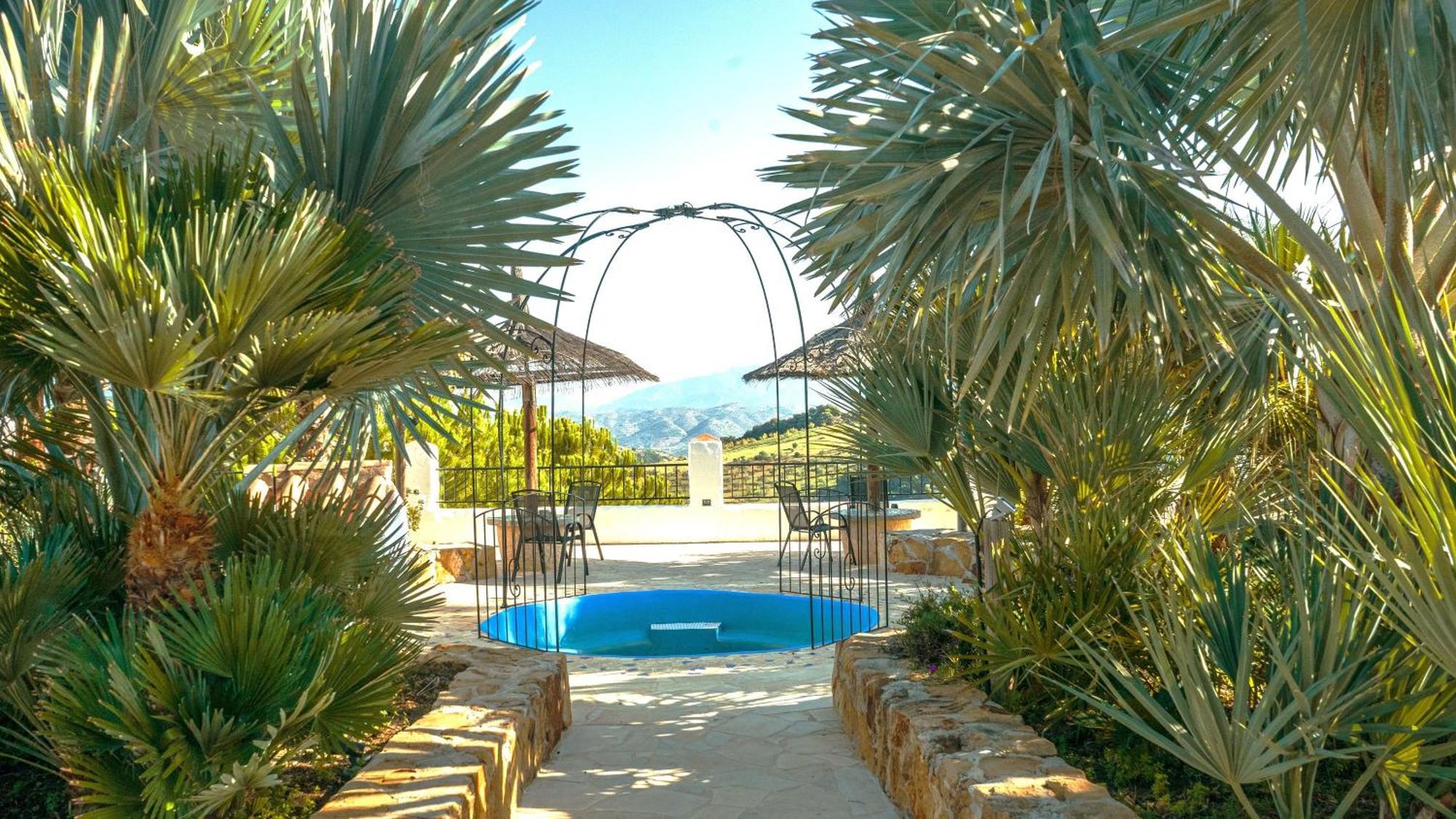 Rural Cottage, With Pool & Optional Private 6 Guests Jacuzzi Tolox Exterior photo