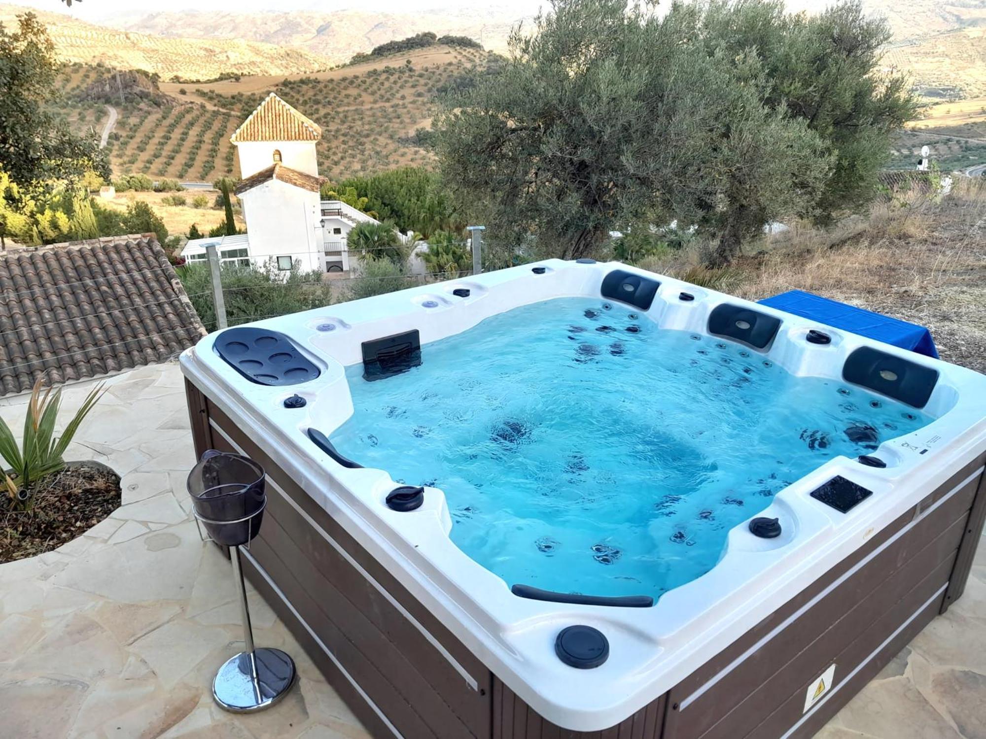 Rural Cottage, With Pool & Optional Private 6 Guests Jacuzzi Tolox Exterior photo